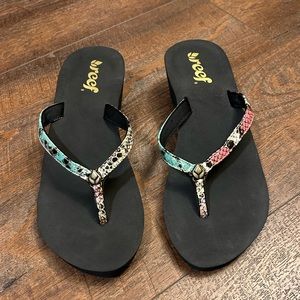 Reef Shoes Reef Multicolored Snake Print Wedge Platform Thong